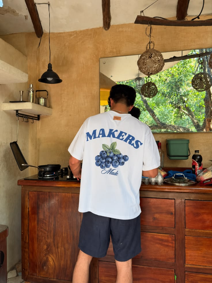 Makers made Tee